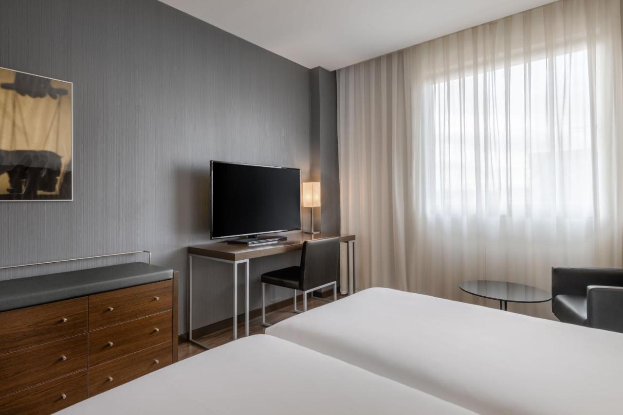 Ac Hotel By Marriott Madrid Airport Coslada Buitenkant foto