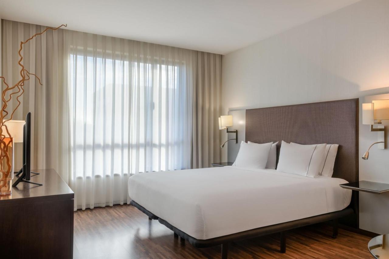 Ac Hotel By Marriott Madrid Airport Coslada Buitenkant foto
