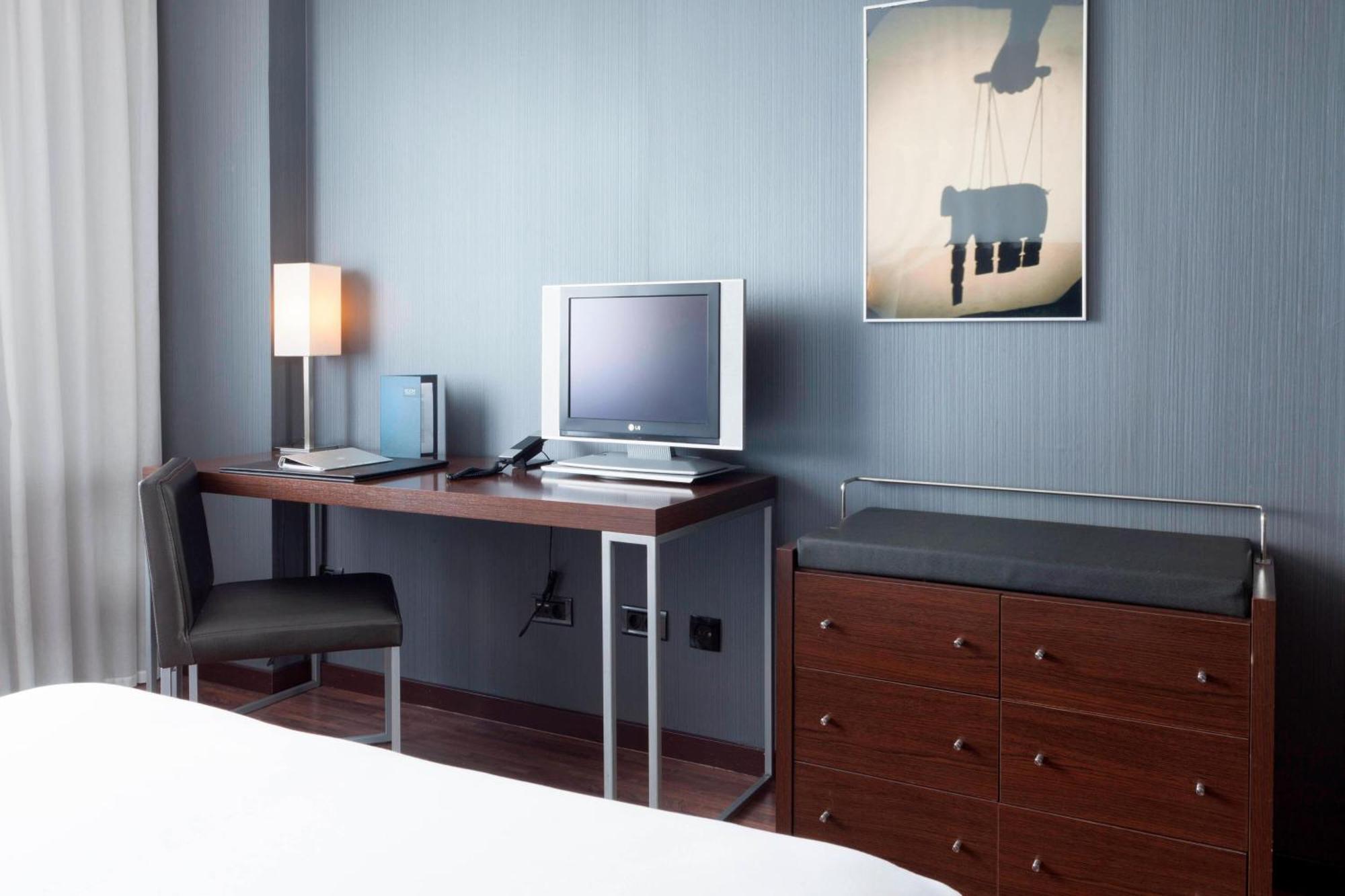 Ac Hotel By Marriott Madrid Airport Coslada Buitenkant foto