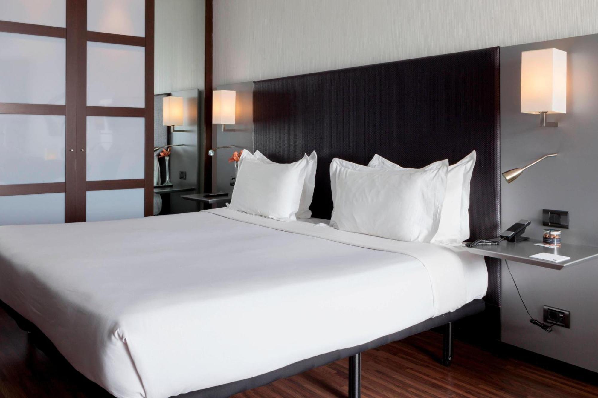 Ac Hotel By Marriott Madrid Airport Coslada Buitenkant foto