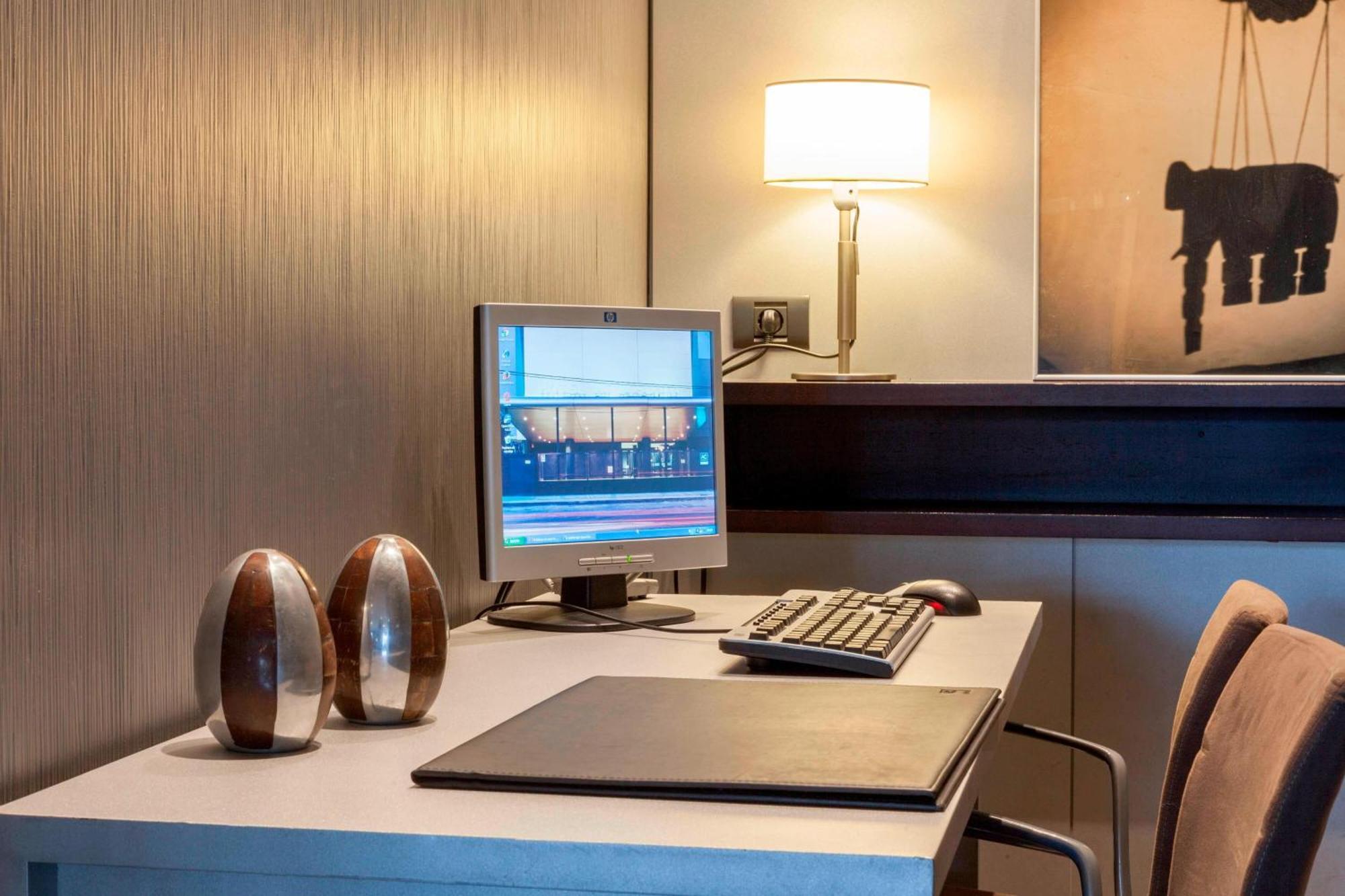 Ac Hotel By Marriott Madrid Airport Coslada Buitenkant foto