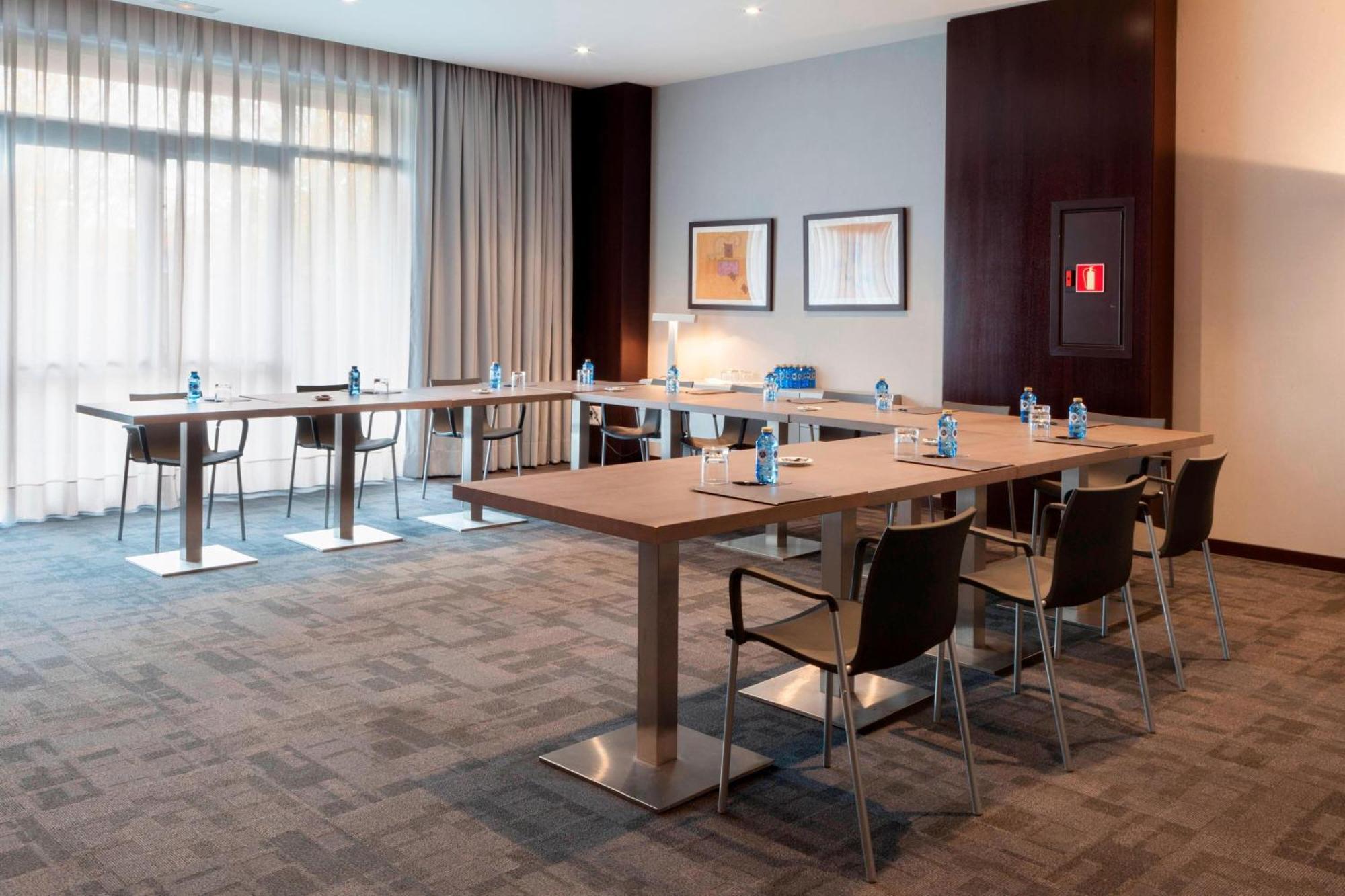 Ac Hotel By Marriott Madrid Airport Coslada Buitenkant foto
