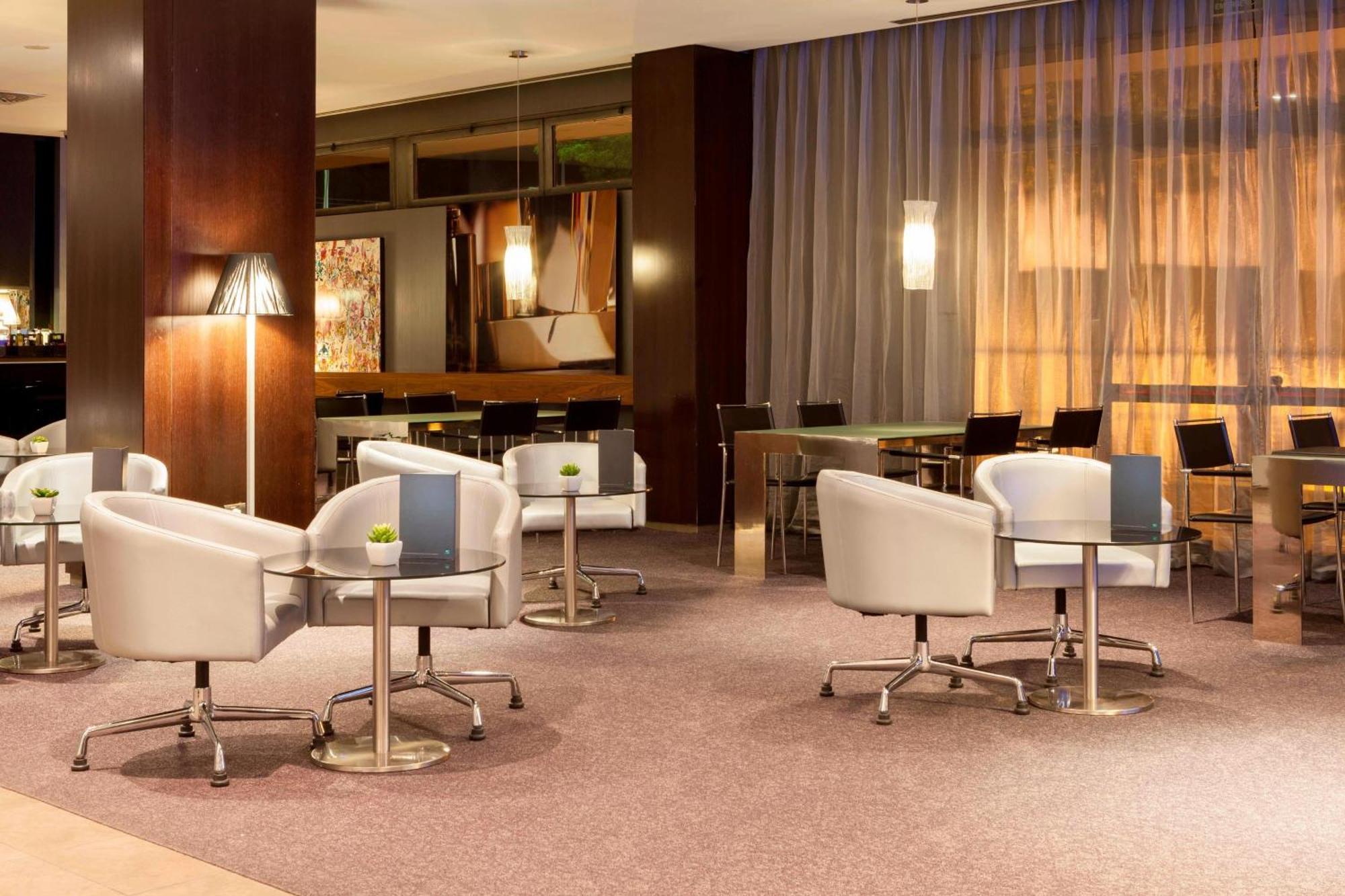 Ac Hotel By Marriott Madrid Airport Coslada Buitenkant foto